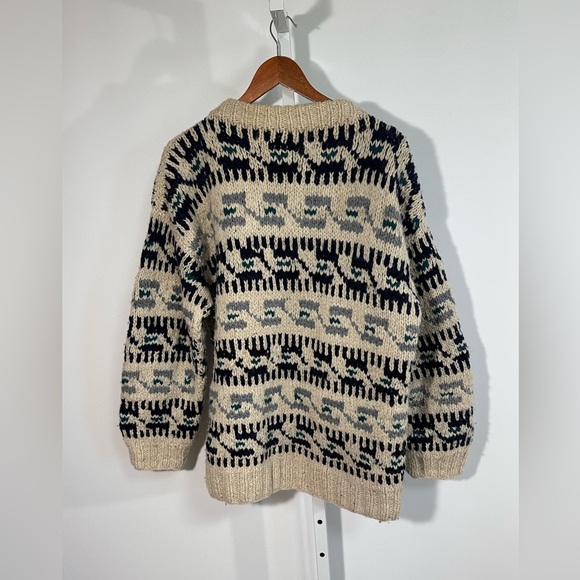 URUHA Artesania Andean Wool Sweater – Hand Knit Ecuador Crewneck fishmetman - Picture 2 of 8